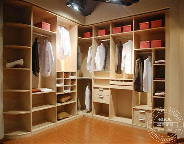 定制轉角衣柜 幫你解決轉角&ldquo;尷尬&rdquo;