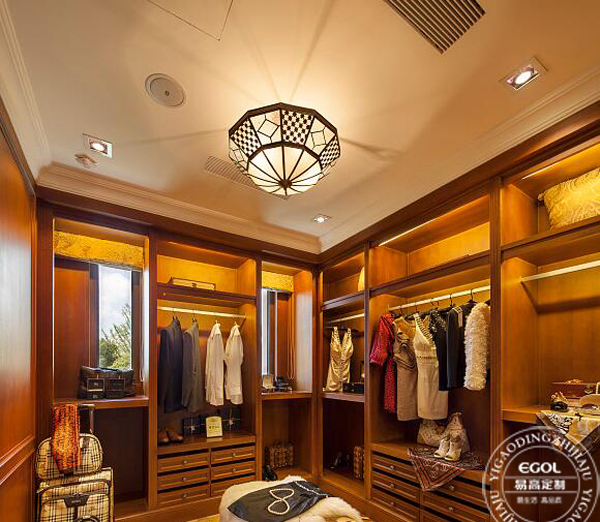 十大品牌衣柜怎么定制比較省錢？