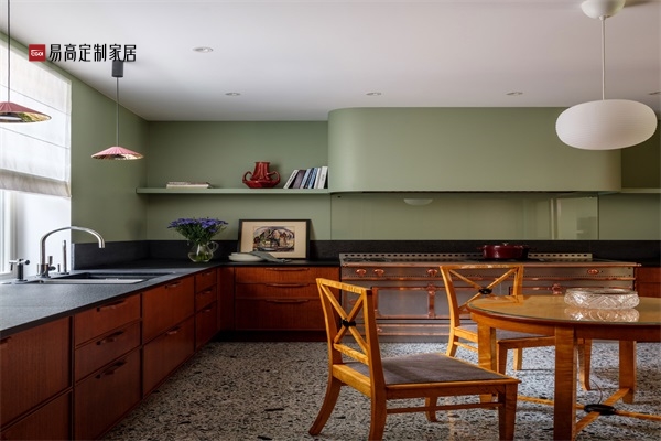 定制櫥柜和成品櫥柜哪個更有優勢？